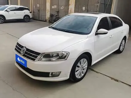 VOLKSWAGEN LAVIDA 2013
