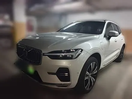 VOLVO XC60 2023