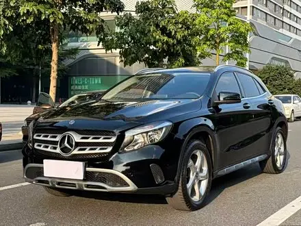 MERCEDES-BENZ GLA 2018