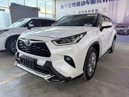 TOYOTA HIGHLANDER 2024