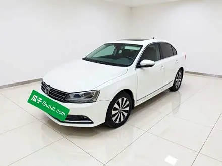 VOLKSWAGEN SAGITAR 2017