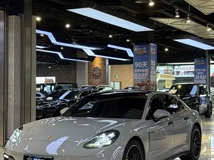 PORSCHE PANAMERA 2023