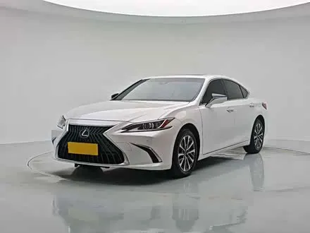Lexus ES — из Китая под ключ