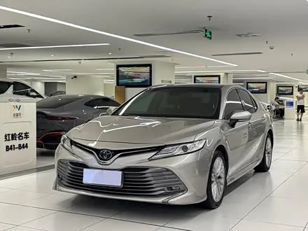 TOYOTA CAMRY 2019