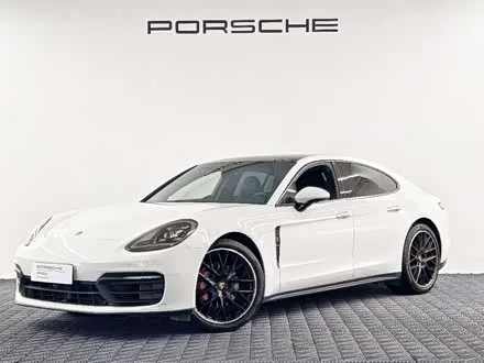 PORSCHE PANAMERA 2022
