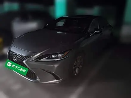 LEXUS ES 2018