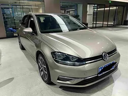 VOLKSWAGEN GOLF 2020