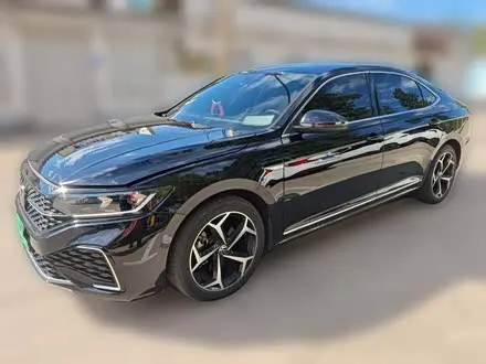 VOLKSWAGEN PASSAT 2024