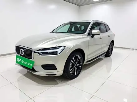 VOLVO XC60 2019