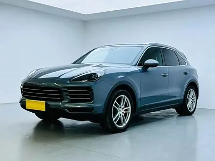 PORSCHE CAYENNE 2018