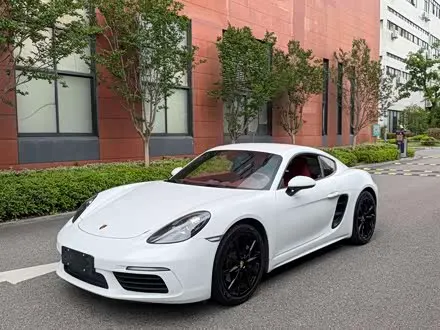 PORSCHE 718 2018