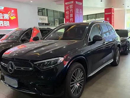 MERCEDES-BENZ GLC 2025