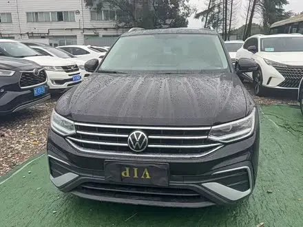 VOLKSWAGEN TIGUAN L 2023