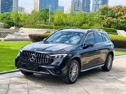 MERCEDES-BENZ GLC 2025