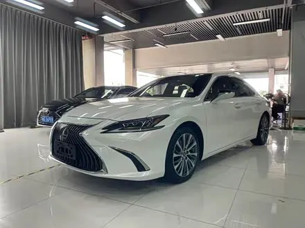 LEXUS ES — из Кореи под ключ