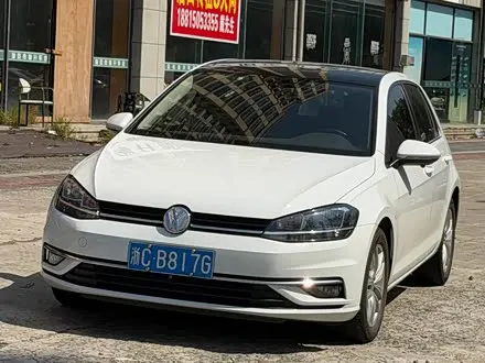 VOLKSWAGEN GOLF 2019 — 75 000 км, Китай — под ключ — фото 1