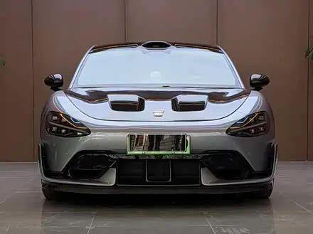 XIAOMI SU7 ULTRA 2025