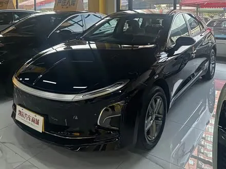 HONGQI E-QM5 2025