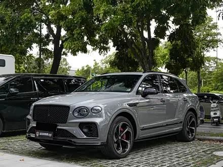 BENTLEY BENTAYGA 2022
