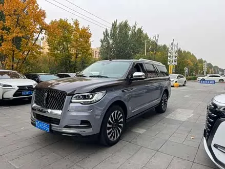 LINCOLN NAVIGATOR 2022