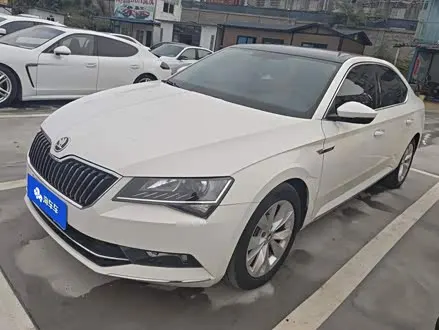SKODA SUPERB 2018