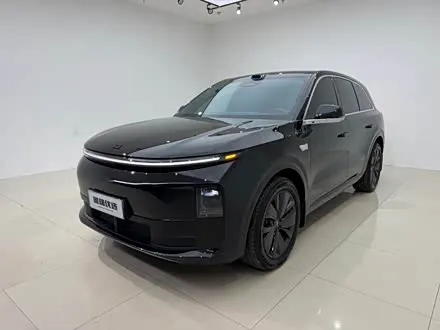 LI AUTO L6 2025