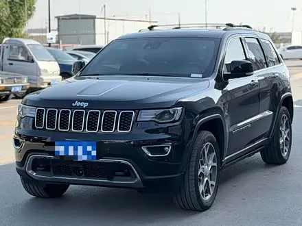JEEP GRAND CHEROKEE 2021