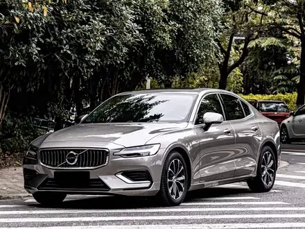 VOLVO S60 — из Кореи под ключ