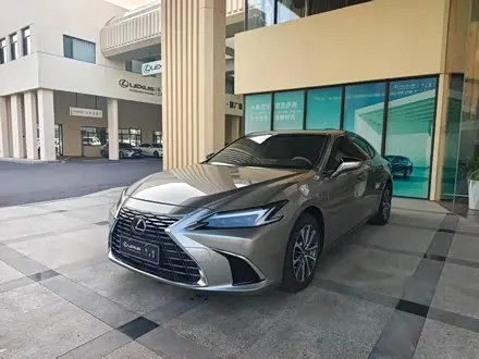 LEXUS ES — из Кореи под ключ