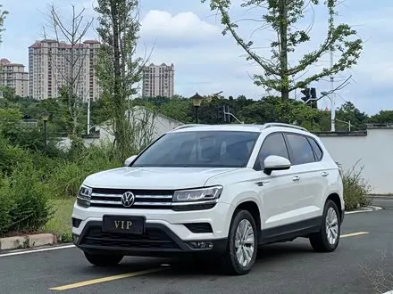 VOLKSWAGEN THARU — из Китая под ключ