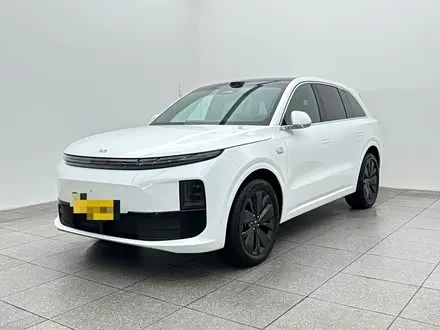 LI AUTO L6 2025