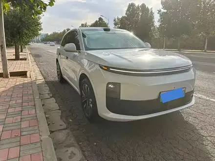 LI AUTO L6 2025