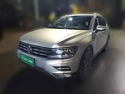 VOLKSWAGEN TIGUAN L 2017