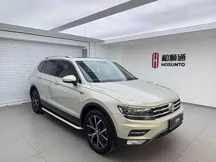 VOLKSWAGEN TIGUAN L 2017