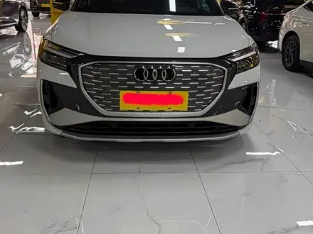 AUDI Q4 E-TRON 2024