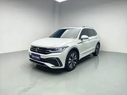 VOLKSWAGEN TIGUAN L 2025