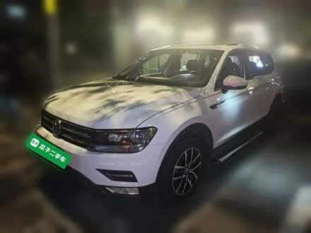 VOLKSWAGEN TIGUAN L 2017