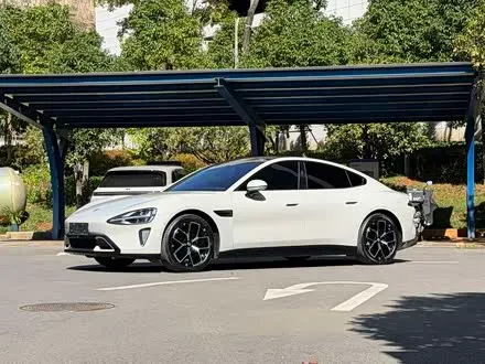 XIAOMI SU7 2024