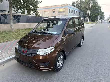 WULING HONGGUANG 2015 — из Китая под ключ