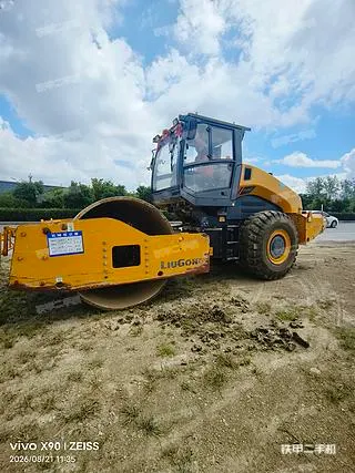 LiuGong CLG6126E — из Китая