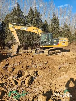 CATERPILLAR 320D2 — из Китая под ключ