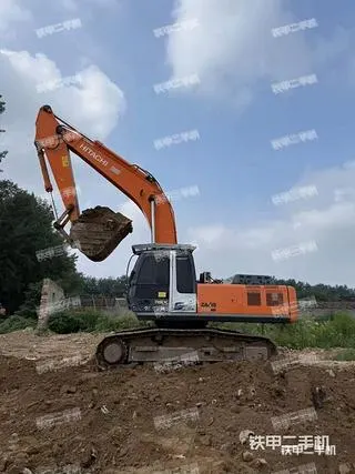 Hitachi ZX360K-5A — из Китая