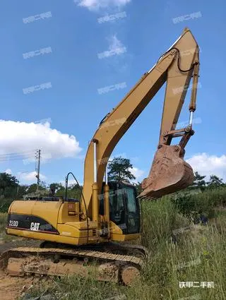 Caterpillar 320D — из Китая