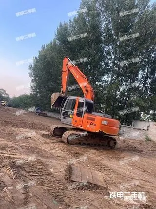 Hitachi ZX120 — из Китая