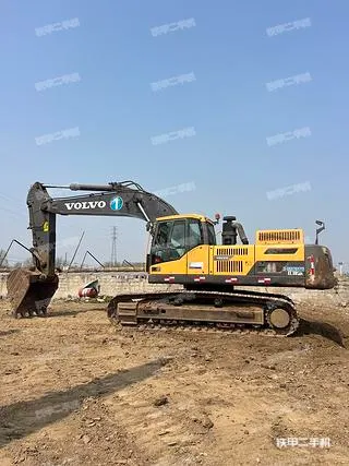 Volvo EC380DL — из Китая