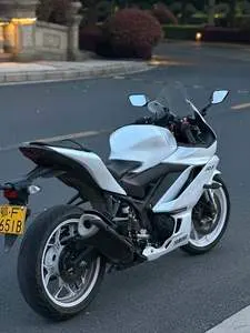 YAMAHA YZF-R3 — из Китая