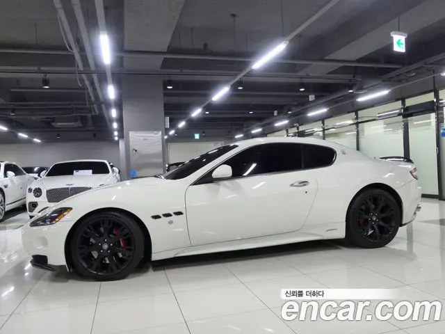 MASERATI GRANTURISMO 2009 — 37 700 км, белый, Корея — под ключ — фото 3