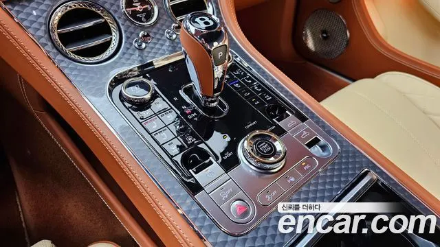 BENTLEY CONTINENTAL 2022 — 6 561 км, белый-перламутр, Корея — под ключ — фото 9