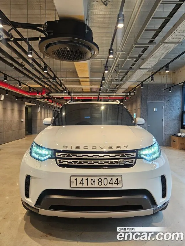 LAND ROVER DISCOVERY 5 2017 — 90 000 км, белый, Корея — под ключ — фото 1