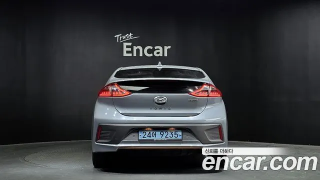 HYUNDAI IONIQ ELECTRIC 2018 — 109 437 км, светло-серебристый, Корея — под ключ — фото 4